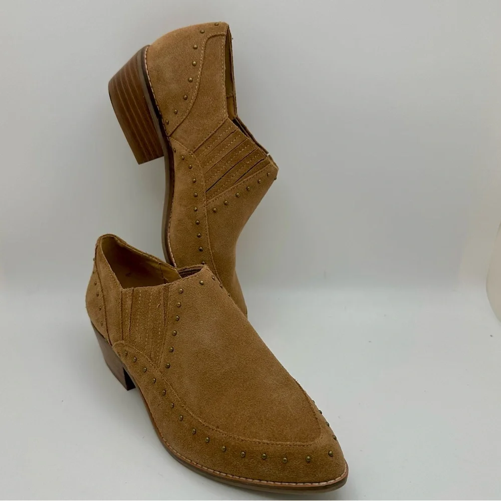 Crown Vintage CV Kavita Suede Studded Stacked Heel Ankle Booties 6M NWOT Western